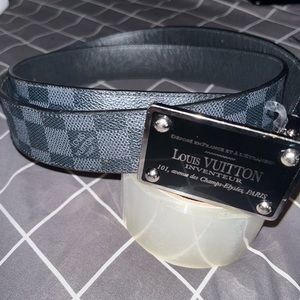 Louis Vuitton Mens belt.